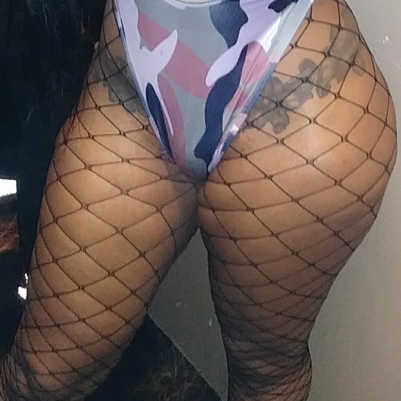 Fishnets..various colors 🎨 - Picture 3 of 4